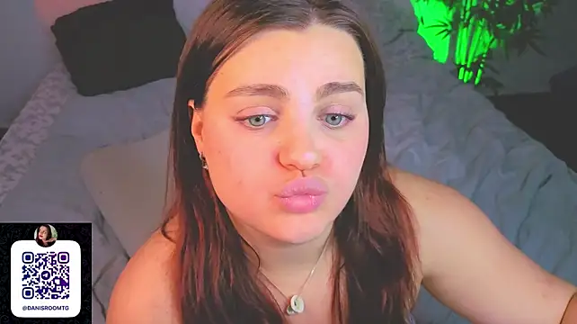MilkyPop_ webcam