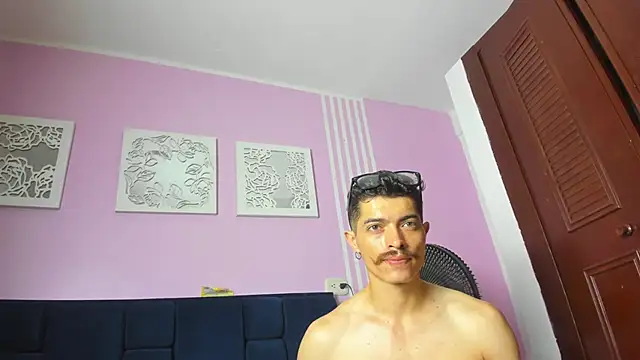 taylor_Stele