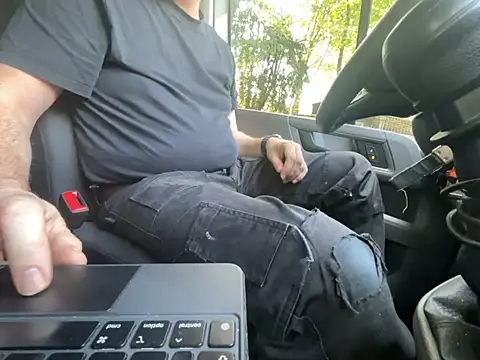 Lovetobenaked4u webcam