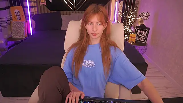 Nicol_Moonn webcam