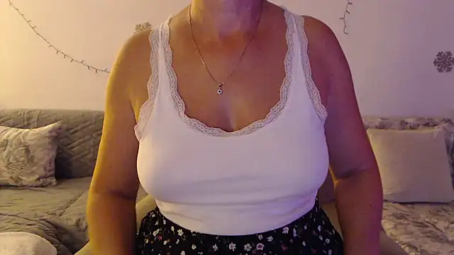YourfantasyGiuly webcam