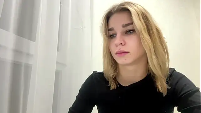 PickmeGirl live cam on StripChat