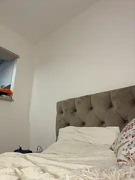 IrisBlues live cam on StripChat