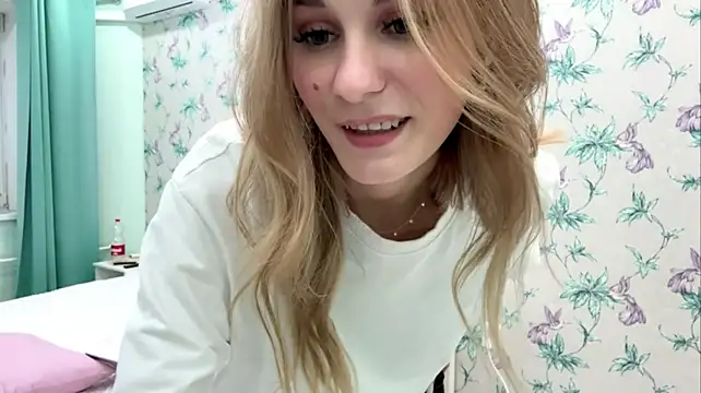 LianaLuecke webcam