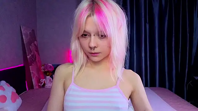 perrykitty (F teen) - anal plug