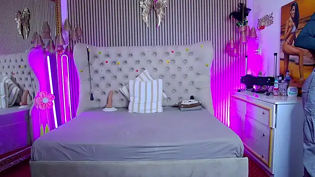 PlayfulShow webcam
