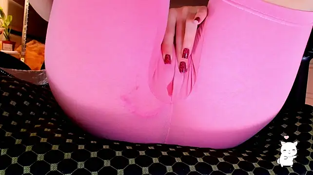 Cameltoe_squirt_inPants webcam