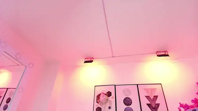 Maddie_T18 webcam