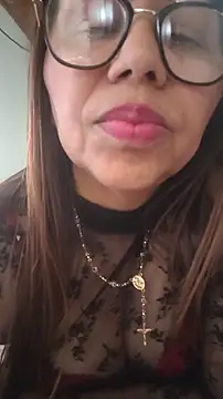 Ladymilf12 webcam