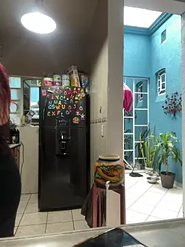 LatinaCalienteMilf webcam