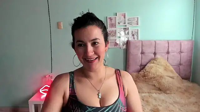 talia_mystic webcam
