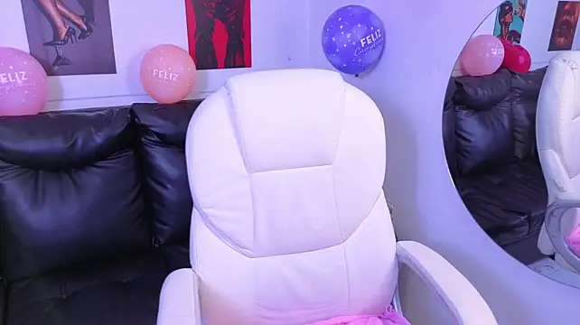 mia_bloom2 webcam