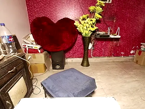 lovely-piya webcam