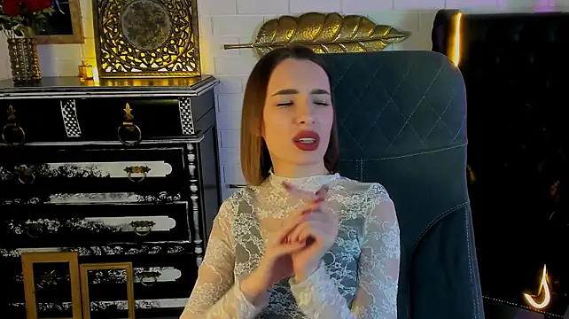 ElzaMadison webcam