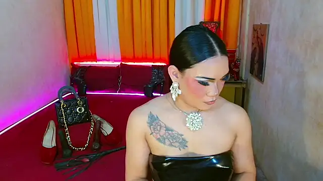 AsianLuna webcam