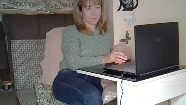 EllaJohnsonX webcam