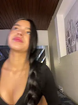 LunaMoore_Pink webcam