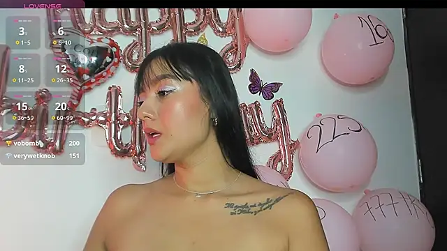 charlottekiss99 webcam