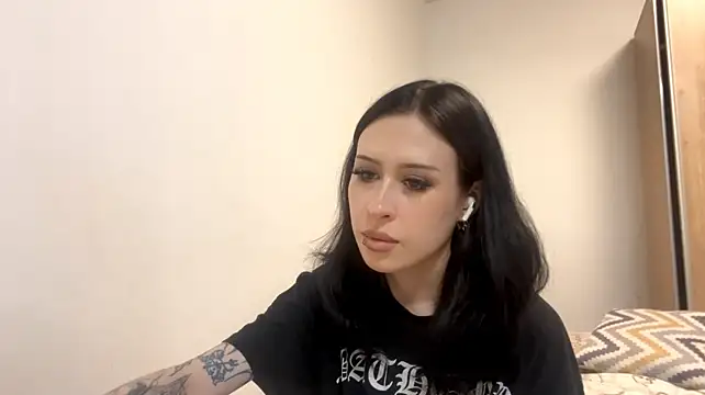 AteEtonian live cam on StripChat