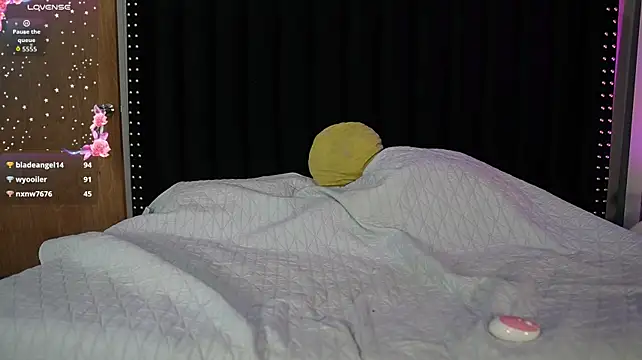 hornybarelylegalgirl webcam