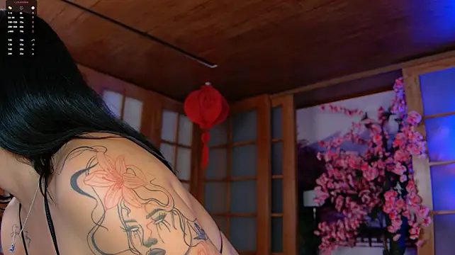 holy__tits webcam