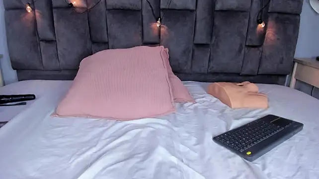 MyApril__ webcam
