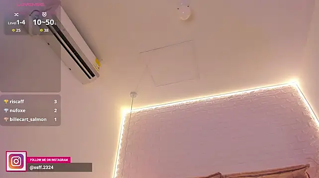 sara_frost webcam