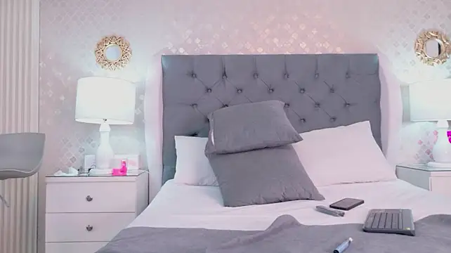 ZoeWilliis live cam on StripChat