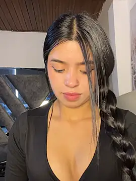 LunaMoore_Pink webcam