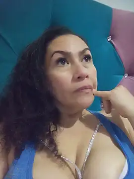 paulett15 live cam on StripChat