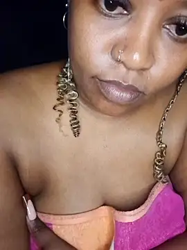 OpulentVixen live cam on StripChat