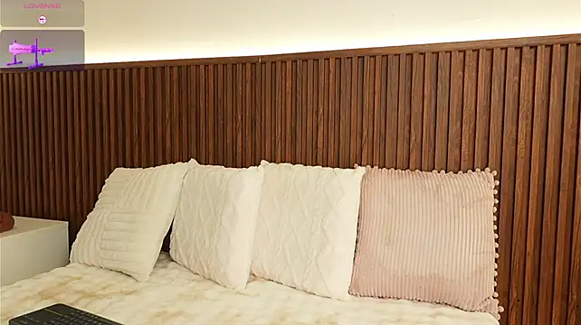 elodie_walker webcam