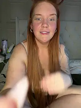 CurvyGirlMyla live cam on StripChat