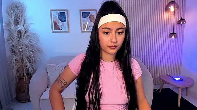 bella_rochee (F teen) - 🍆Riding dildo