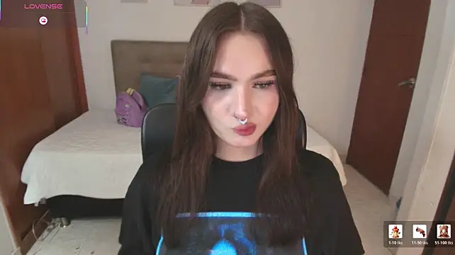 Miley_Baker live cam on StripChat