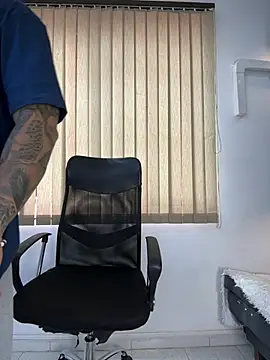 Alexander_ferre live cam on StripChat