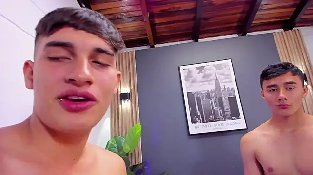 crazy_boysW webcam
