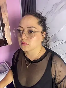 Nails_Lucia live cam on StripChat