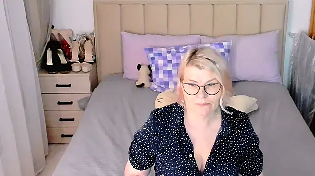 sabrinamacmarren webcam