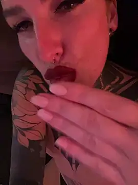kathaleanoir (F milf) - Make me WET 💦