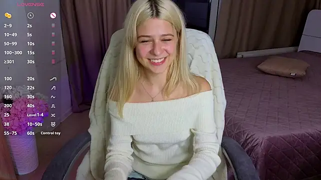 ApheliaStar live cam on StripChat
