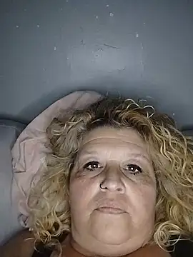 DestinedTab432 live cam on StripChat