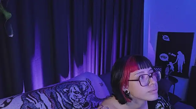 amimodee live cam on StripChat