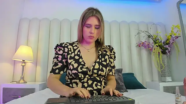 AndreinaOwen webcam