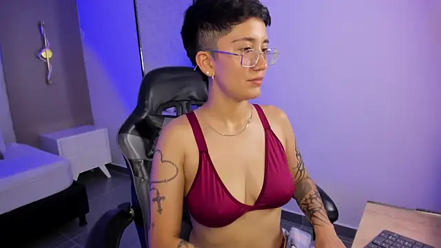 nelly_swan webcam
