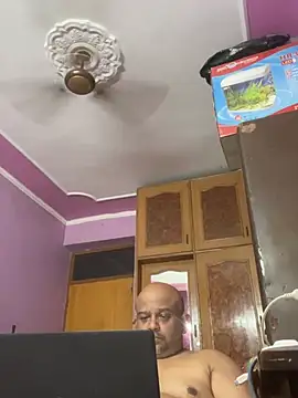 Dick_6inches_Delhi webcam