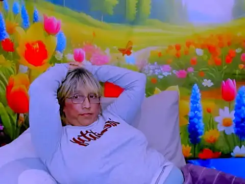 indianroxy webcam