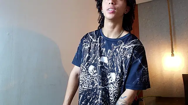 kim_curlyy webcam
