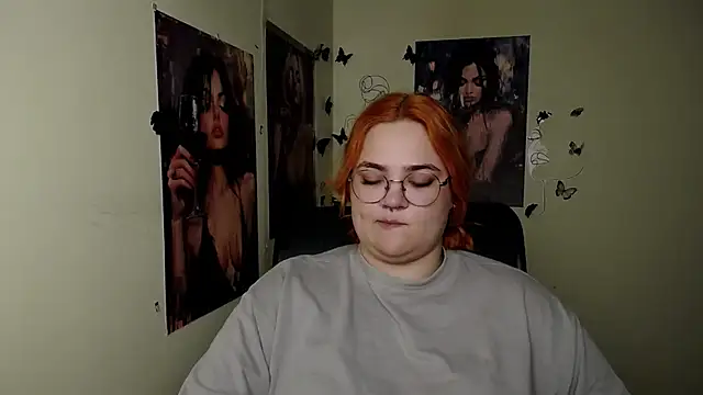 RinaRiii live cam on StripChat