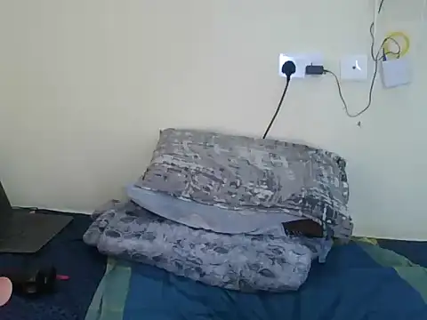 ebonysubmissivee live cam on StripChat
